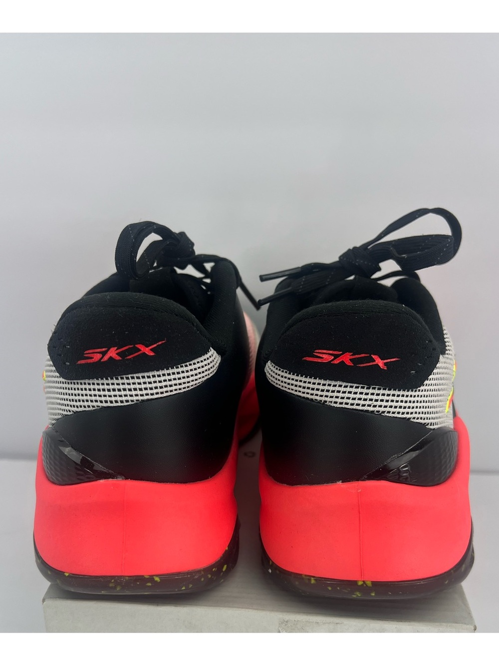 SKETCHERS PERFORMANCE SKX FLOAT BASKETBALL PERFORMANCE TENNIS SOES, SIZE 8.5 - Picture 5 of 17